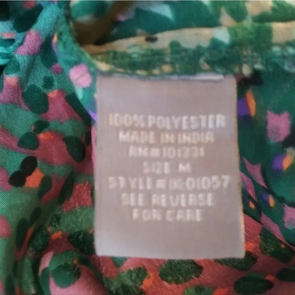 CHAROLOTTE RUSSE SPLIT SLEEVE BLOUSE - Picture 5 of 5